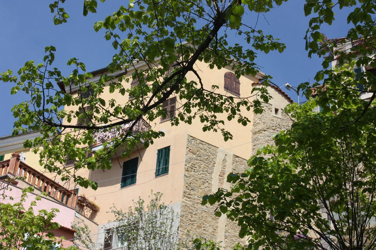 Moonlight- Bedbluesky Villa Perinaldo Bagian luar foto